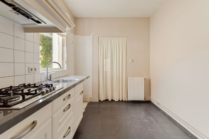 Foto 10 van Elisabeth Strouvenlaan 55