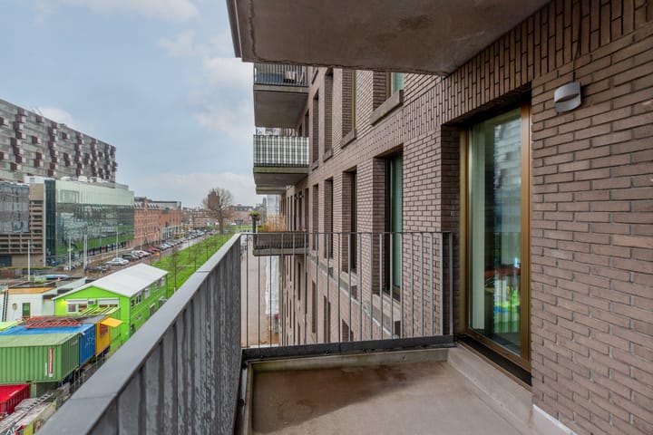 Foto 39 van Lloydstraat 216