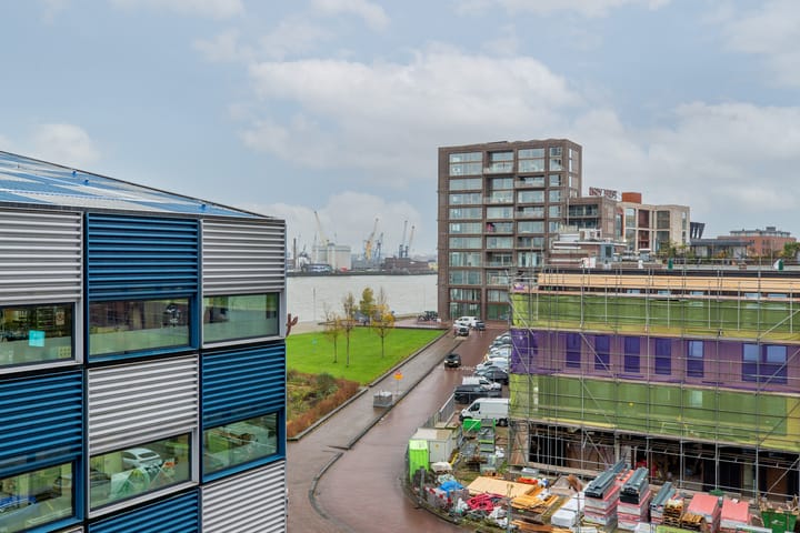 Foto 43 van Lloydstraat 216