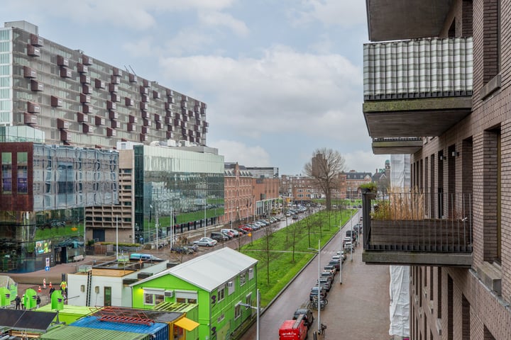 Bekijk foto 44 van Lloydstraat 216