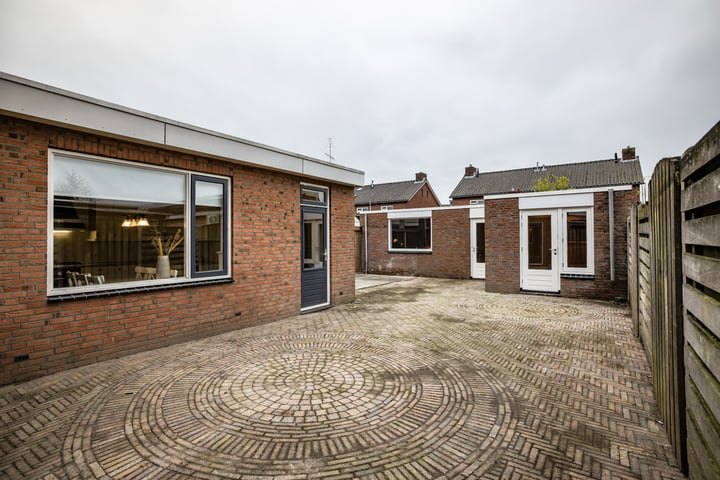 Bekijk foto 30 van Dokter J. Veldhuijzen van Zantenstraat 26