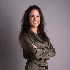 Nunzia De Jong-Scordo - Commercieel Medewerker