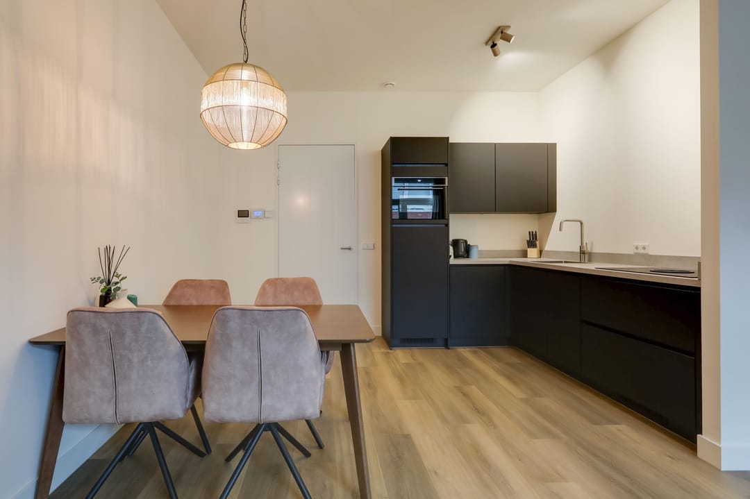 Photo 2 of Burgemeester van Nispenstraat 5-A03