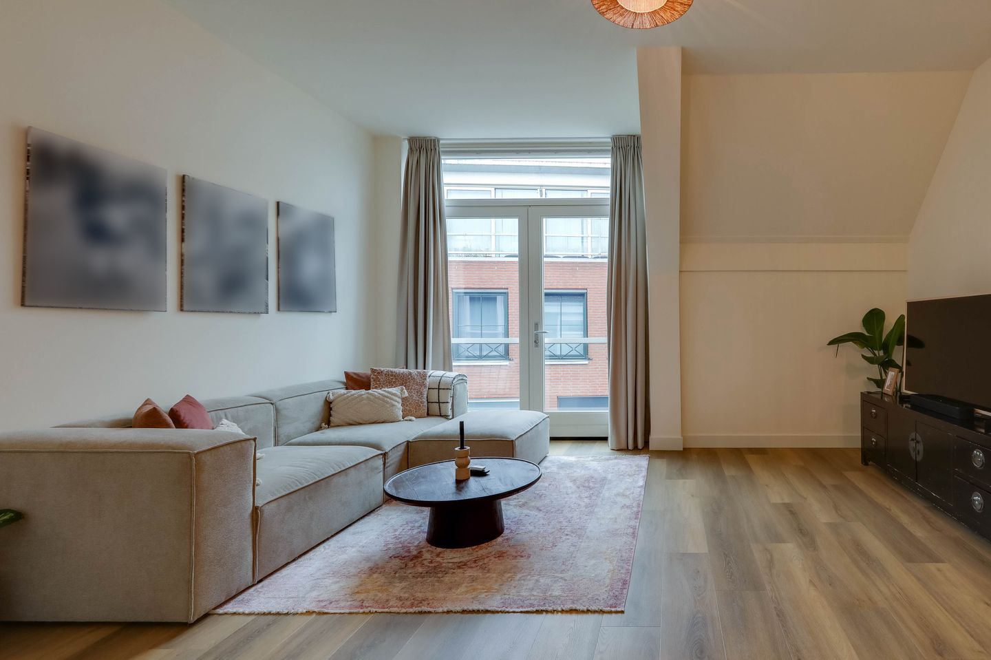 Photo 4 of Burgemeester van Nispenstraat 5-A03