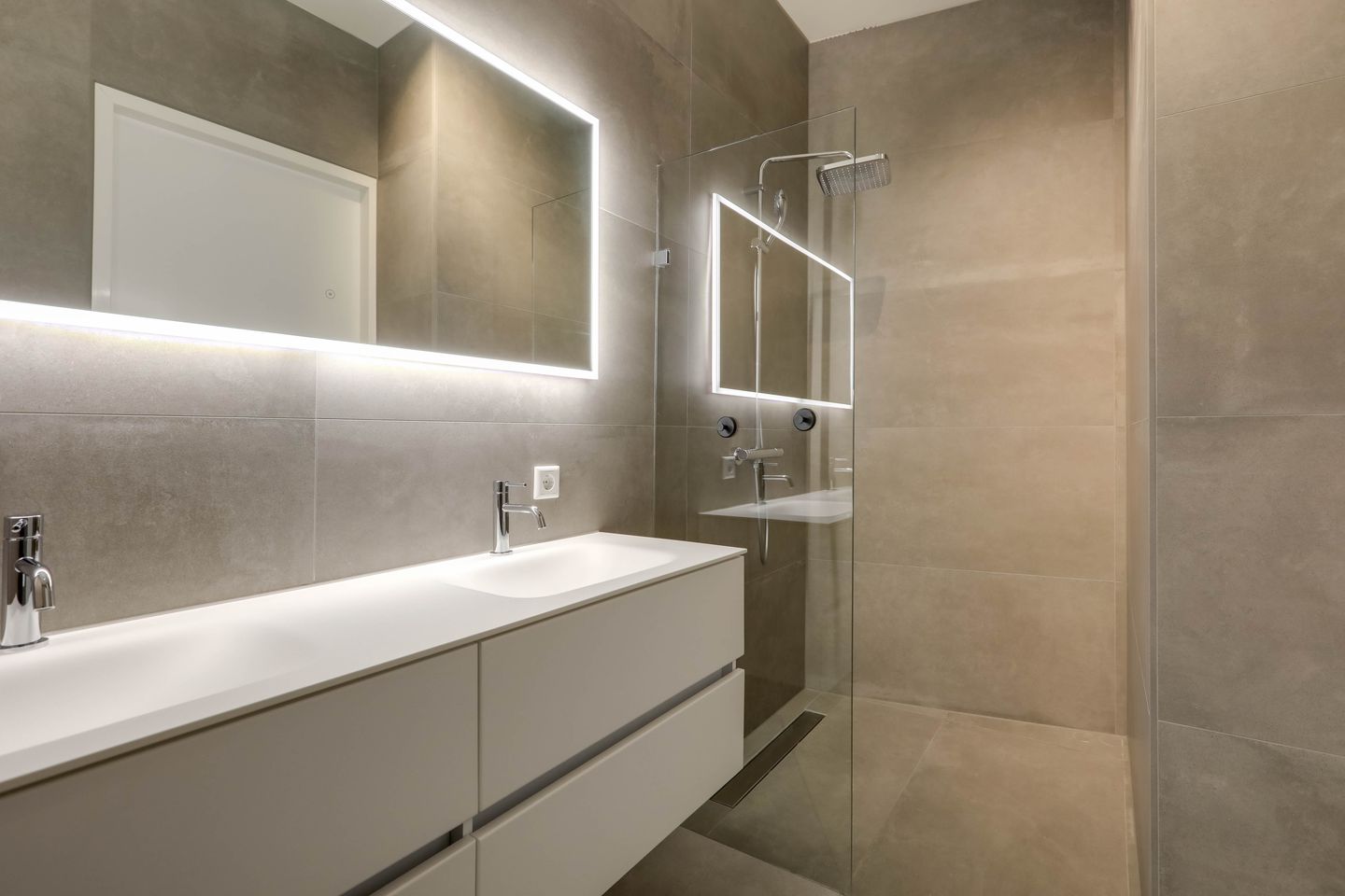 Photo 5 of Burgemeester van Nispenstraat 5-A03