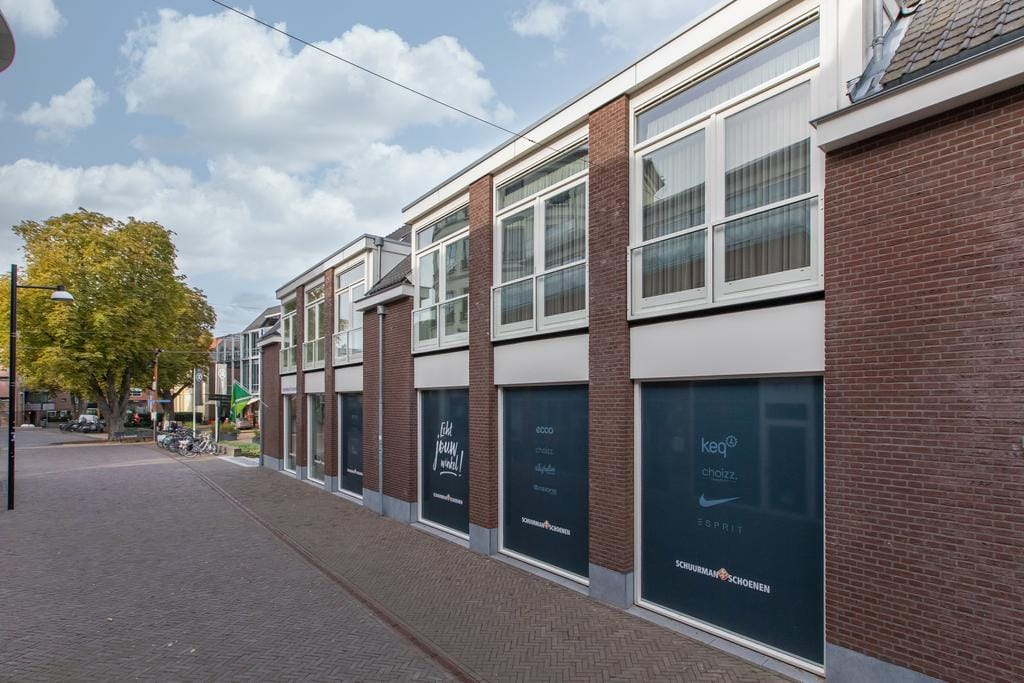 Photo 11 of Burgemeester van Nispenstraat 5-A03