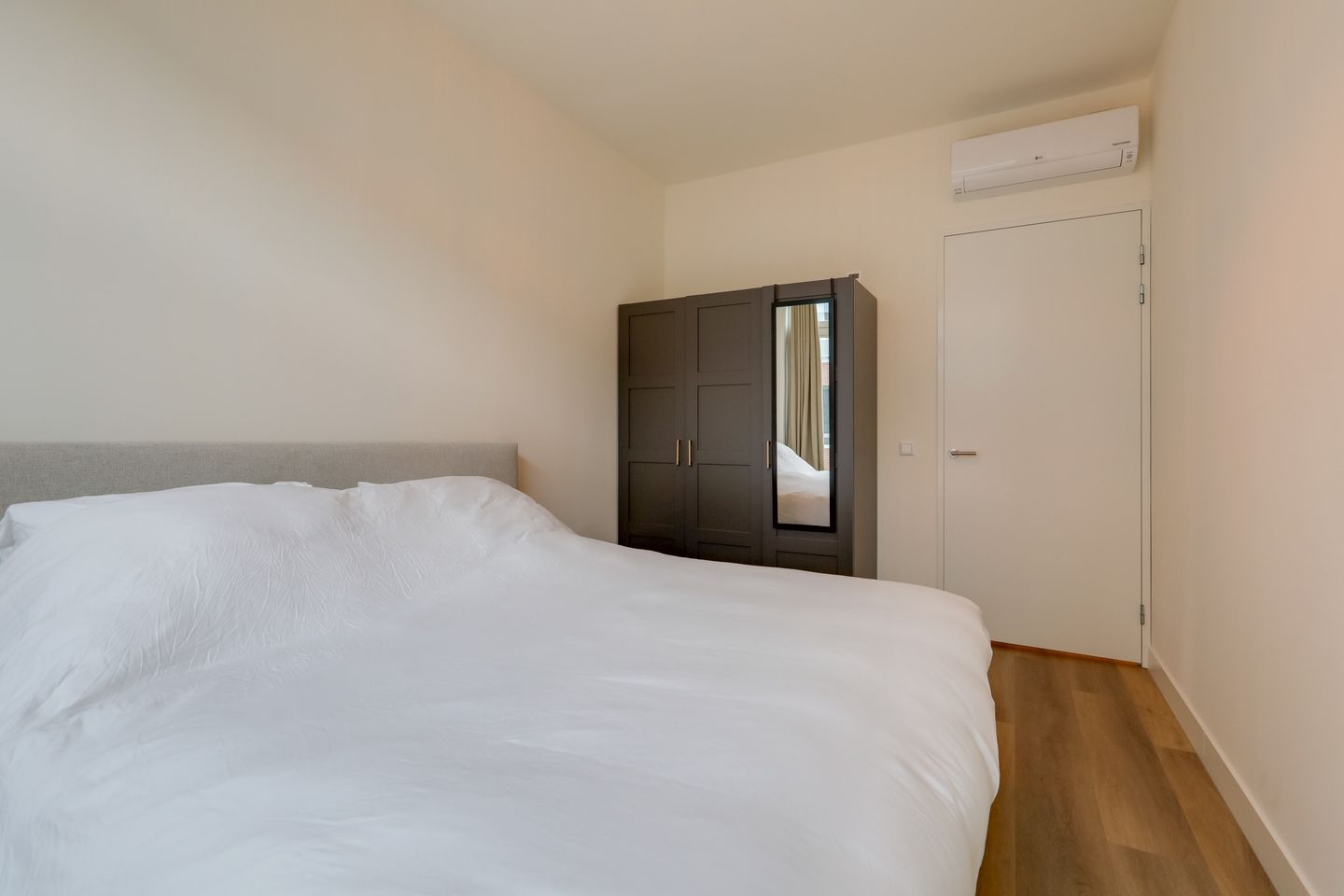 Photo 29 of Burgemeester van Nispenstraat 5-A03