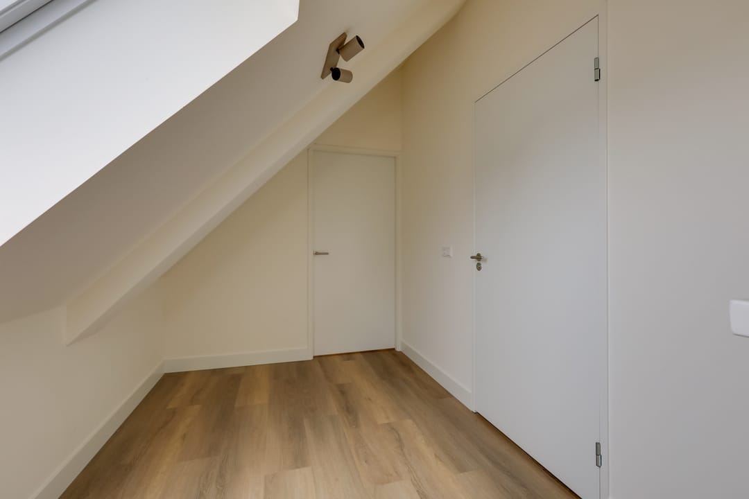 Photo 37 of Burgemeester van Nispenstraat 5-A03