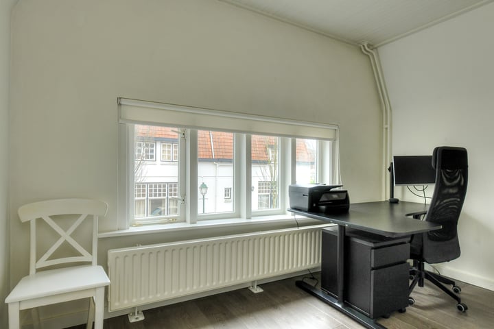 Bekijk foto 44 van Spoorstraat 3