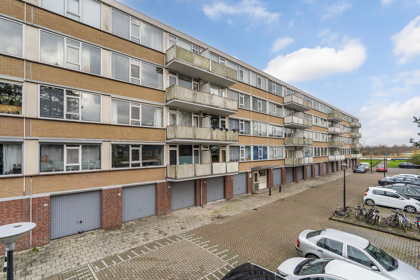 Photo 4 of Van Scorelstraat 74