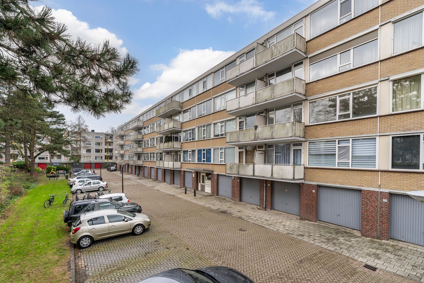 Photo 5 of Van Scorelstraat 74