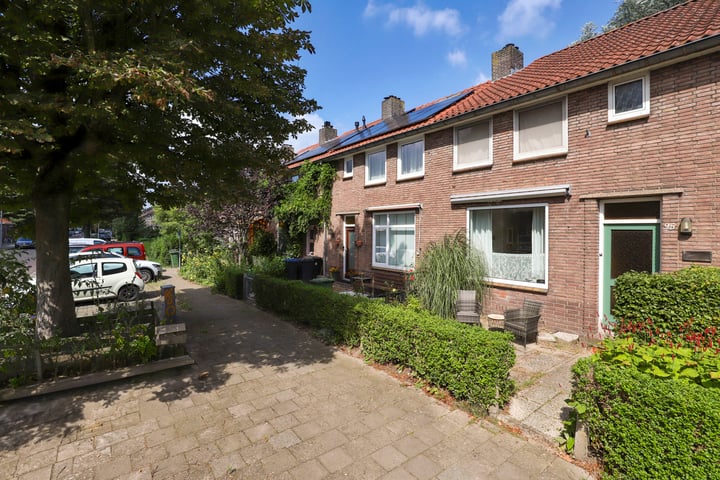 View photo 2 of Van Slingelandtstraat 95