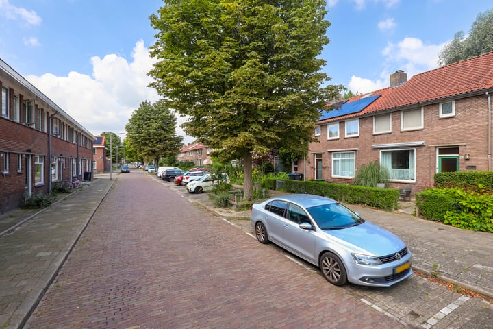 View photo 3 of Van Slingelandtstraat 95