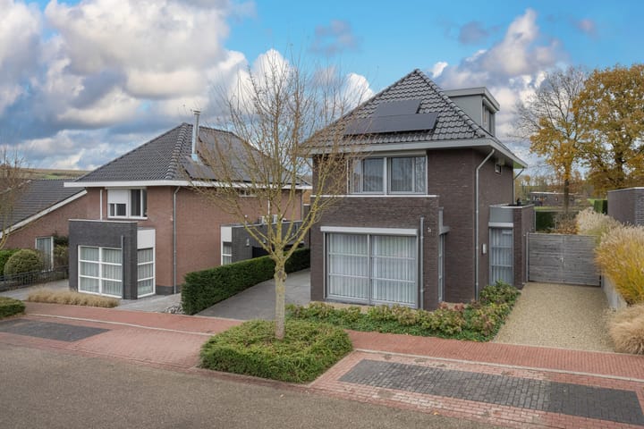 Foto 2 van Spoorstraat 5