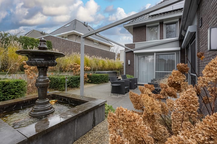 Foto 37 van Spoorstraat 5