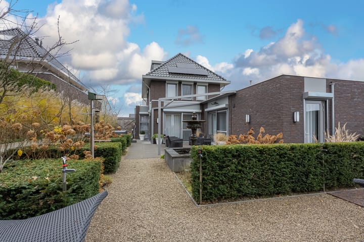 Foto 39 van Spoorstraat 5