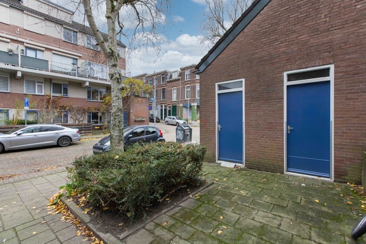 View photo 27 of Agnietenstraat 73