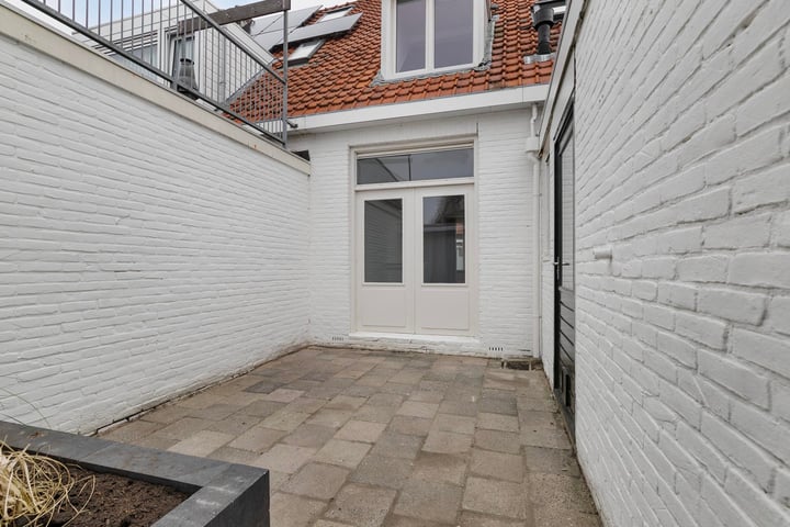 View photo 21 of Honthorststraat 5