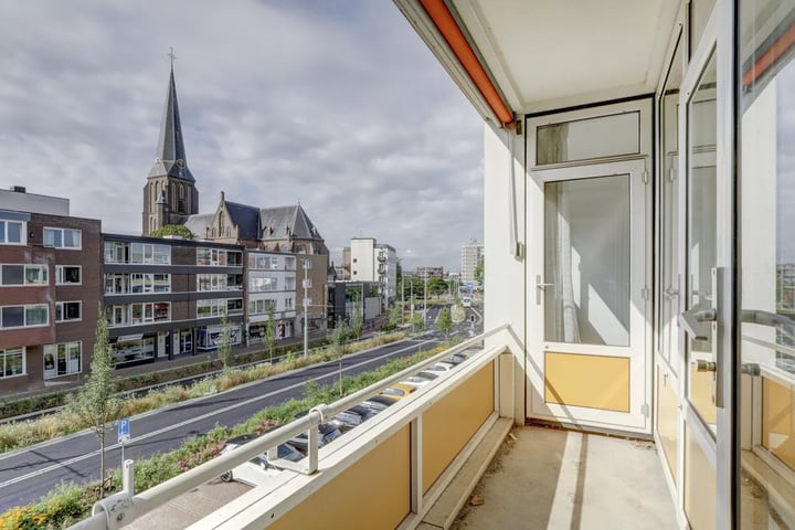 Bekijk foto 3 van Ir J.P. van Muijlwijkstraat 47-2