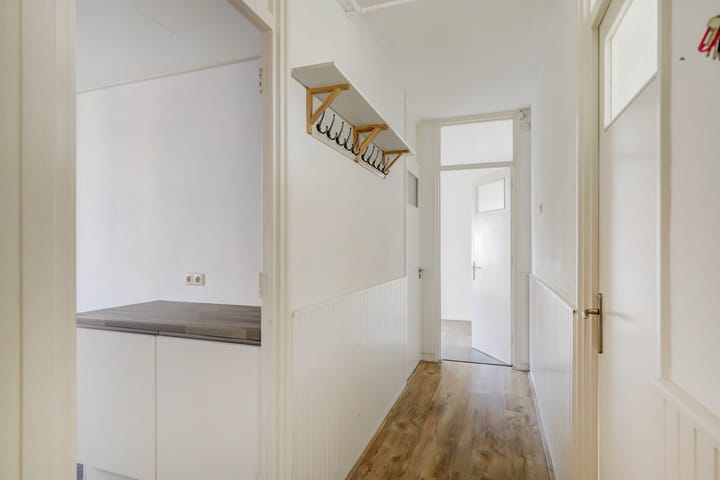 Photo 8 of Ir J.P. van Muijlwijkstraat 47-2