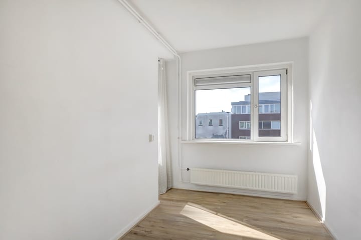 Photo 16 of Ir J.P. van Muijlwijkstraat 47-2