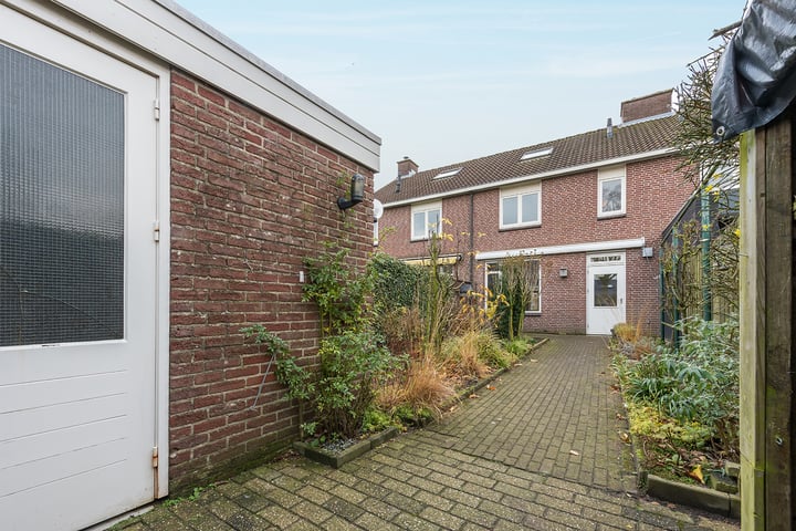 View photo 18 of Gen. Ritchiestraat 8