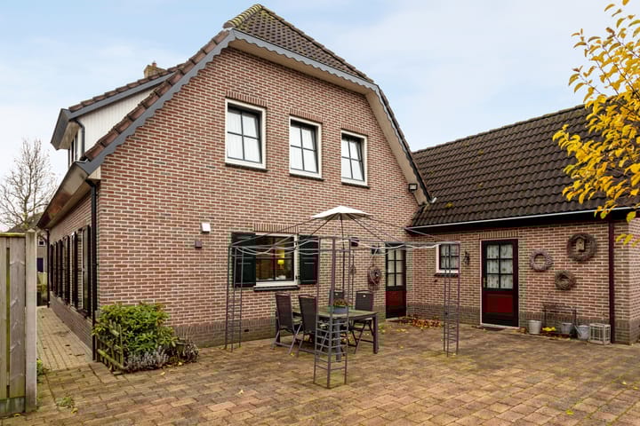 Photo 9 of Hoefslag 10