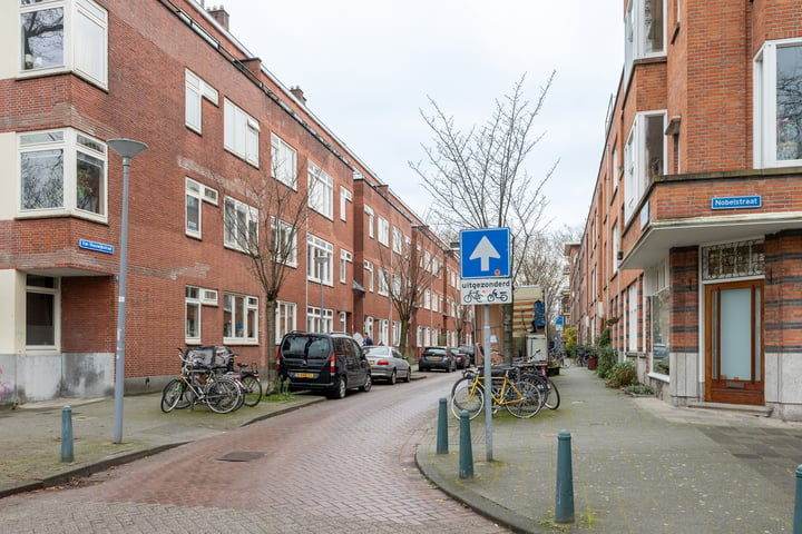 Bekijk foto 24 van Van Vlooswijkstraat 11-B01