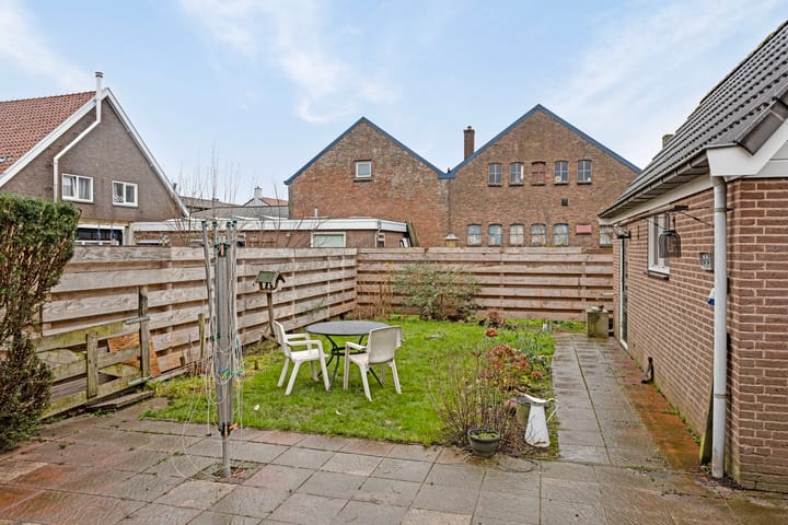 Foto 23 van Schoolstraat 17