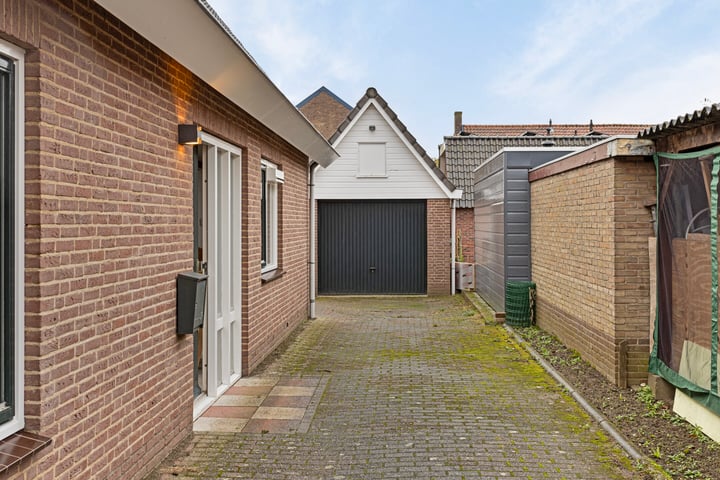 Bekijk foto 25 van Schoolstraat 17