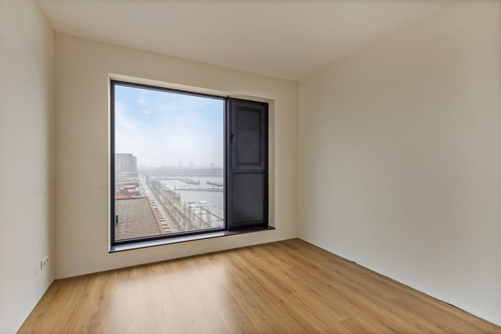 Foto 14 van Maashaven N.z. 661