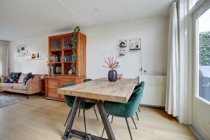 Foto 13 van De Bloemen 27