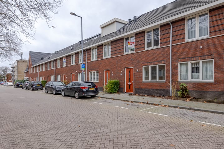 View photo 2 of Verboomstraat 76