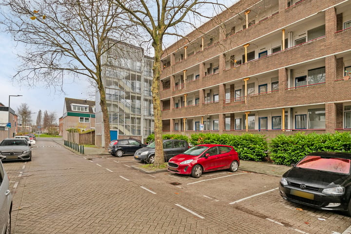 View photo 4 of Hontenissestraat 78