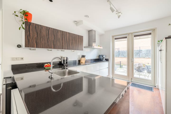 Foto 13 van Van Veendijk 18