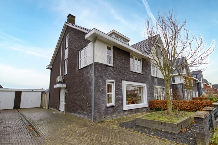 Bekijk foto 1 van Laan van Zuidbroek 60