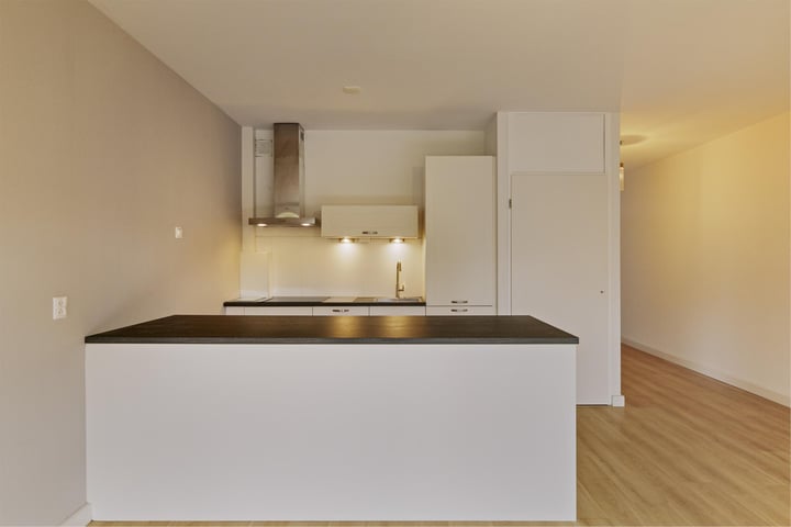 View photo 3 of Catharina van Rennesstraat 242