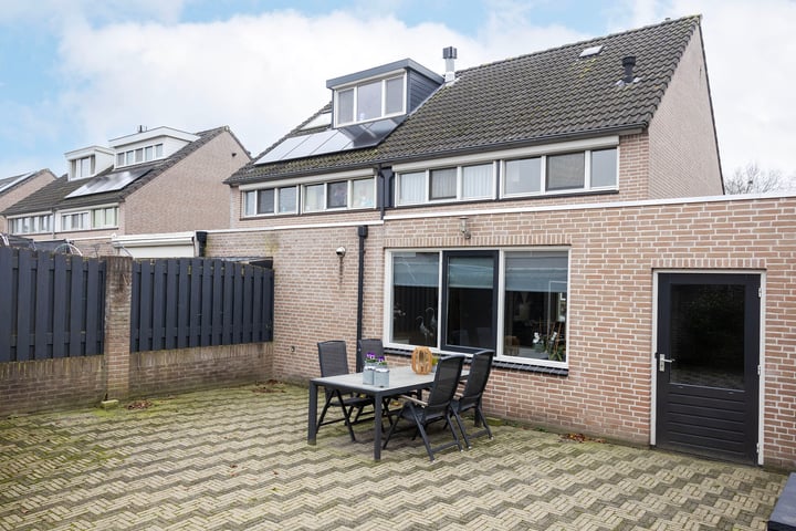 View photo 28 of Willem-Alexanderstraat 16