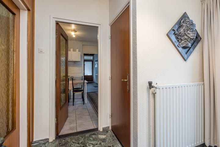 Photo 6 of Gouverneur Ruijs de Beerenbroucklaan 12