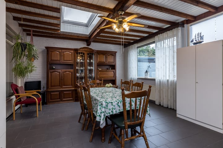 Photo 17 of Gouverneur Ruijs de Beerenbroucklaan 12