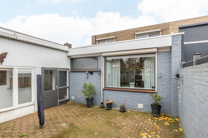 Photo 29 of Gouverneur Ruijs de Beerenbroucklaan 12