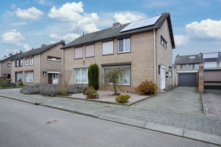 Foto 1 van Margrietlaan 2