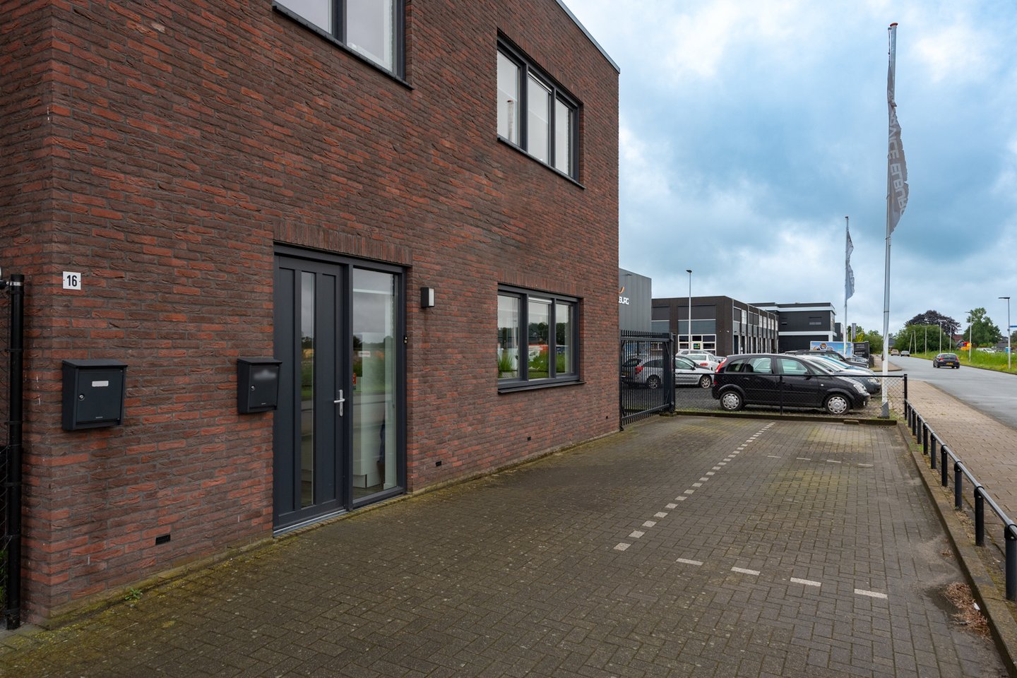 Bekijk foto 3 van Broeklandstraat 16