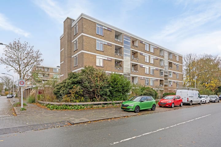 Foto 1 van Debussystraat 15