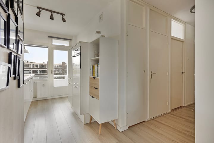 Foto 10 van Debussystraat 15