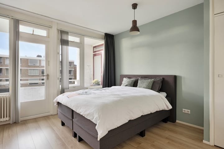 Foto 17 van Debussystraat 15