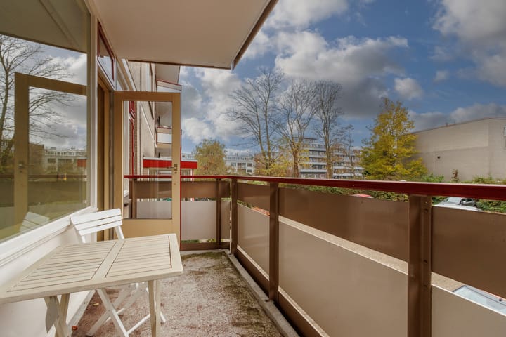 Foto 15 van Haagplein 4