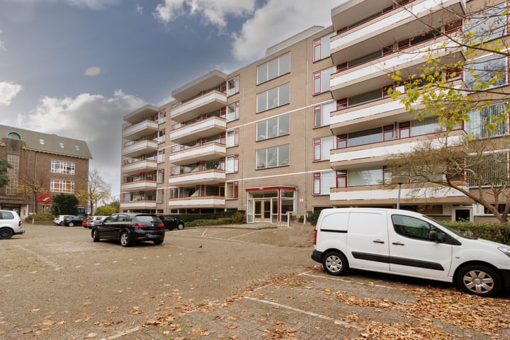 Foto 22 van Haagplein 4