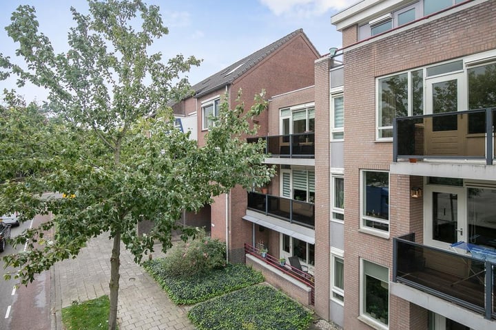 Bekijk foto 38 van Biggenstraat 60