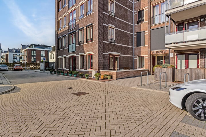 Bekijk foto 1 van Bram van Veldestraat 2